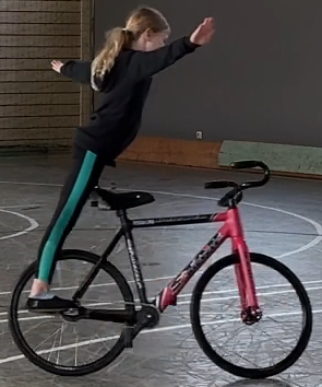 Dornenstand freihändig halbe Runde